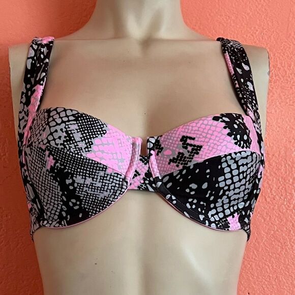BEACH BUNNY KARTER BRALETTE !! - Picture 3 of 5